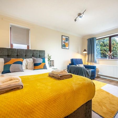 Grange Studio Apartment - Heathrow Staines-upon-Thames ภายนอก รูปภาพ