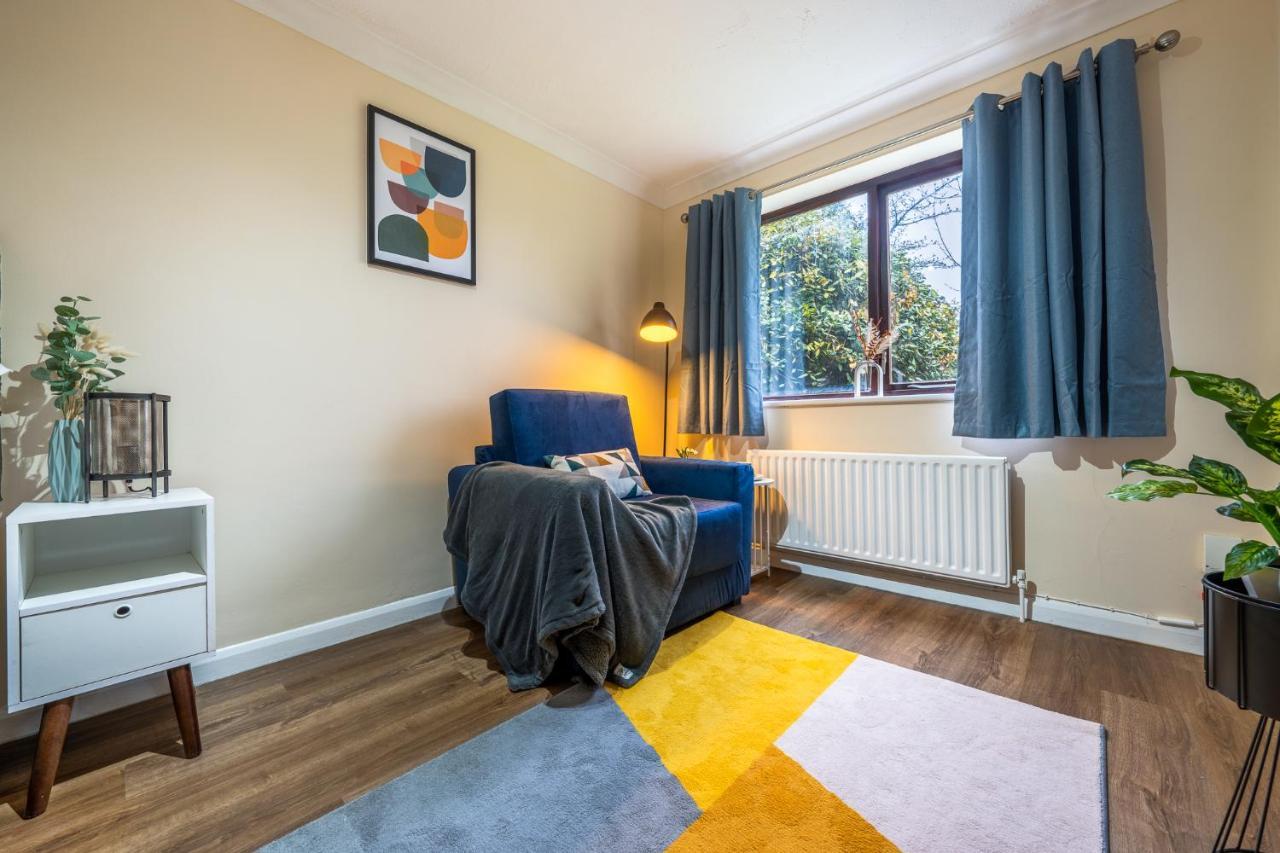 Grange Studio Apartment - Heathrow Staines-upon-Thames ภายนอก รูปภาพ